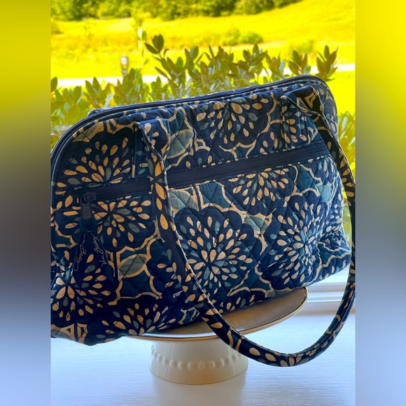 Accessories - Vera Bradley blue and white purse, large size!!